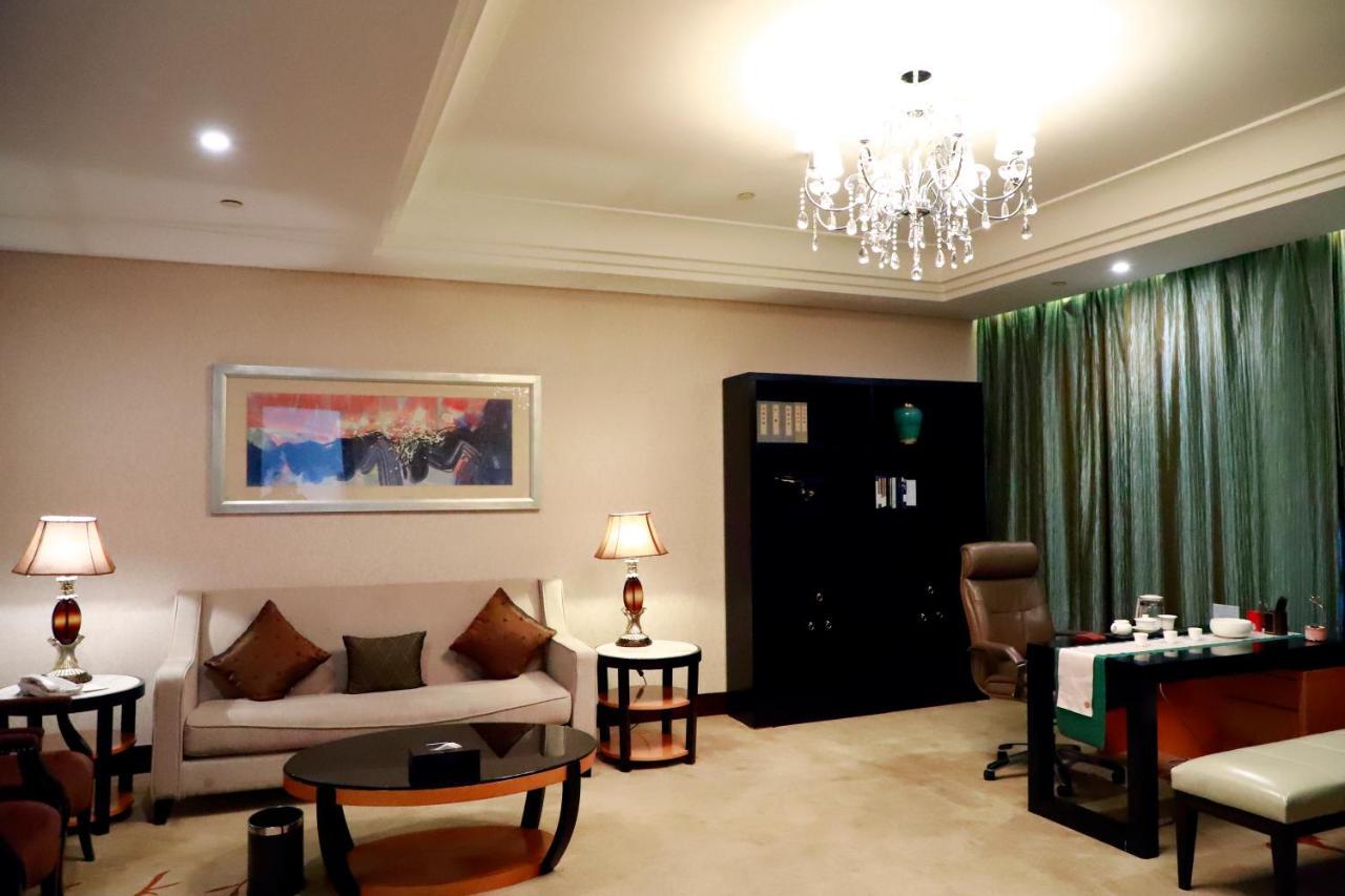 Wyndham Xinyang Downtown 호텔 외부 사진