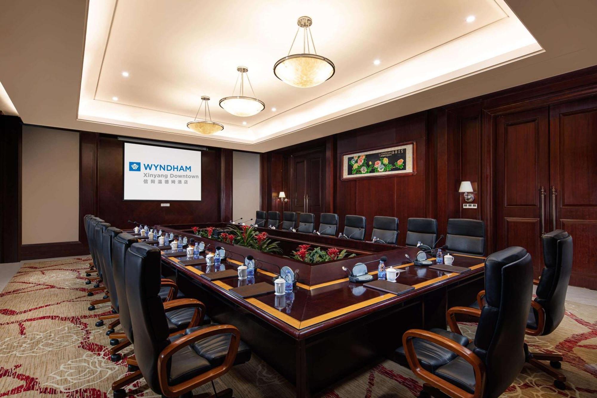 Wyndham Xinyang Downtown 호텔 외부 사진